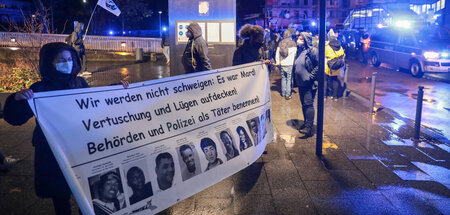 Spontandemo in Wuppertal nach dem Tod des 25jährigen Griechen. (... Spontandemo in Wuppertal nach dem Tod des 25jährigen Griechen. (...