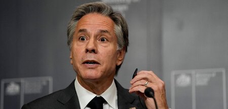Wirkt bisweilen verdutzt: US-Außenminister Antony Blinken (Santi... Wirkt bisweilen verdutzt: US-Außenminister Antony Blinken (Santi...