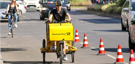 Briefe austragen, Pakete abliefern: Für Beschäftigte eine mies b...