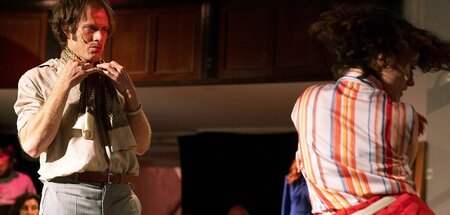 Leben in der WG: Thomas (Frank Willens) und Runa (Magdalena Simm...
