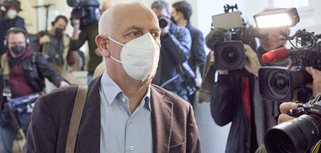 Hauptdarsteller vor Pressemeute im Landesgericht: Ex-Grüner Stad...