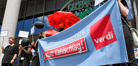 Erneut gefordert: Protest gegen die Schließung von Karstadt-Kauf... Erneut gefordert: Protest gegen die Schließung von Karstadt-Kauf...