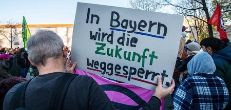 Solidaritätskundgebung mit weggesperrten Klimaschutzaktivisten (...