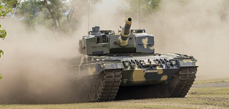 Leopard_II_A4_75224960.jpg