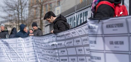Die Wahrheit über den NSU wird wohl lange als Staatsgeheimnis ge... Die Wahrheit über den NSU wird wohl lange als Staatsgeheimnis ge...