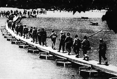 Juli 1938: Der Brückenschlag überraschte den Gegner