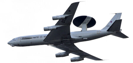 AWACS-Flugzeuge der NATO spionieren die russischen Streikkräfte