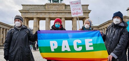 Friedensbotschaften gegen die herrschende Meinung: Kundgebung vo... Friedensbotschaften gegen die herrschende Meinung: Kundgebung vo...