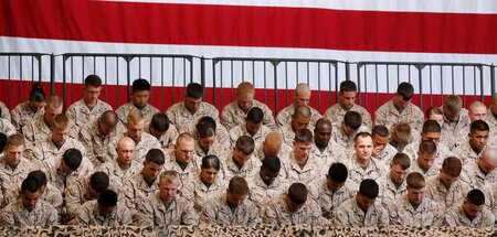 US-Marines beten vor der Ankunft von US-Präsident Barack Obama i...