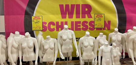 Bestelldienste können ein gutsortiertes Warenhaus in der Nachbar... Bestelldienste können ein gutsortiertes Warenhaus in der Nachbar...