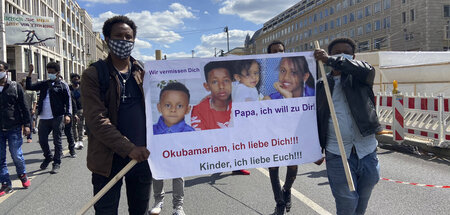 Geflüchtete aus Eritrea demonstrieren für ihren Rechtsanspruch a... Geflüchtete aus Eritrea demonstrieren für ihren Rechtsanspruch a...