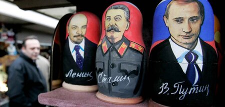 »Werben um die kommunistische Seele«: Matrjoschkapuppen auf eine...