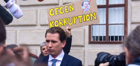 Von der Hofburg noch tiefer in den rechten Sumpf: Austrias Exbun...