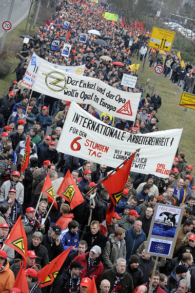 In den Opel-Standorten grassiert die Angst vor Werksschließungen...