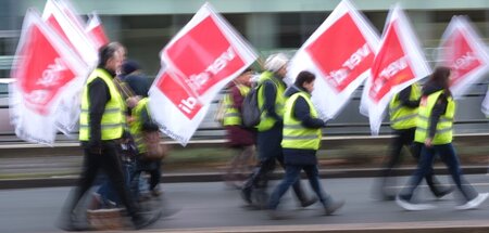 Protestierende Amazon-Beschäftigte in Leipzig (25.11.2022)