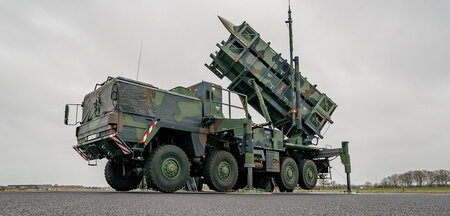 Gefechtsbereites »Patriot«-Flugabwehrraketensystem auf dem Milit...