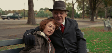 Parkbank statt Pathos: Paul Graff (Banks Repeta) und Grandpa Aar...