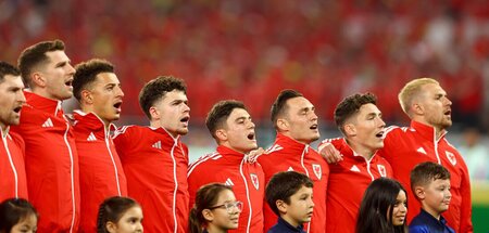 Männergesangsverein in Rot: Wales vor dem Spiel gegen die USA (2...