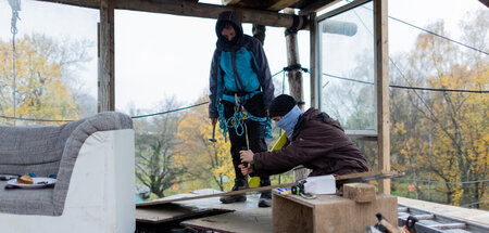 Aktivisten in einem Holzhochhaus bei Lützerath (29.11.2022)