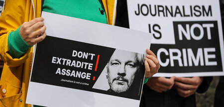 Klare Botschaft: Unterstützung für den australischen Enthüller a...