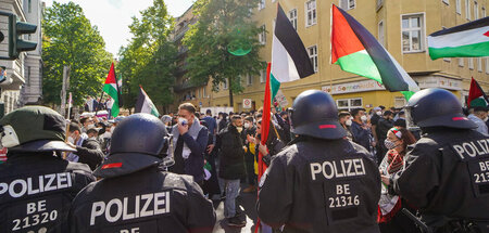 Wenn Palästinenser für ihre Rechte demonstrieren, fällt das für ...