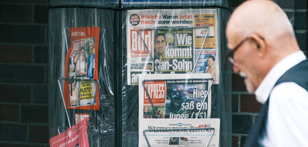 »Die öffentliche Debatte wird extrem eingeengt« (Zeitungsständer... »Die öffentliche Debatte wird extrem eingeengt« (Zeitungsständer...