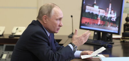 Im Gespräch: Russlands Staatschef Wladimir Putin in Moskau (2.12... Im Gespräch: Russlands Staatschef Wladimir Putin in Moskau (2.12...