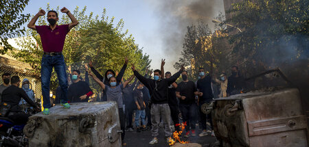Die Regierung in Teheran versucht auf ihre Weise, die Proteste u...