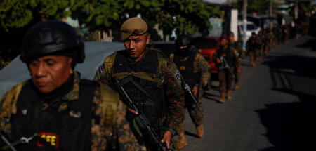 »Angeblich Maßnahme gegen die Banden«: Truppeneinmarsch in Soyap...