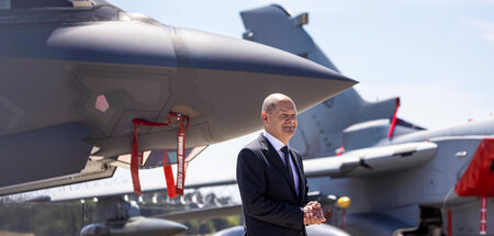 Milliarden für den »atomaren Pannenflieger«: Kanzler Olaf Scholz...