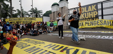 Proteste gegen das neue Strafgesetzbuch in Jakarta am Montag
