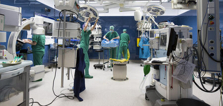 OP-Personal nach einer Operation (Hamburg, 26.4.2017)