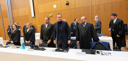 Blieb auf wertlosen Wertpapieren sitzen: Markus Braun (vorn) zwi... Blieb auf wertlosen Wertpapieren sitzen: Markus Braun (vorn) zwi...