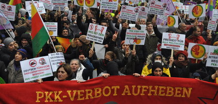 Protest gegen die Kriminalisierung der kurdischen Befreiungsbewe... Protest gegen die Kriminalisierung der kurdischen Befreiungsbewe...