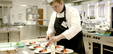 Maximilian Schmidt in Ausbildung in der Hotelgastronomie: »Zwisc... Maximilian Schmidt in Ausbildung in der Hotelgastronomie: »Zwisc...