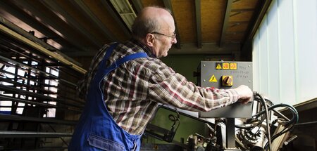 Schuften bis zum Umfallen: In Deutschland müssen Menschen bis zu... Schuften bis zum Umfallen: In Deutschland müssen Menschen bis zu...