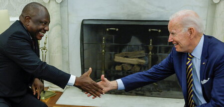 Südafrikas Präsident, Cyril Ramaphosa (l.), und sein US-Amtskoll...