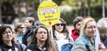 Genauso wichtig wie Pflegekräfte: Protestkundgebung der Servicek...
