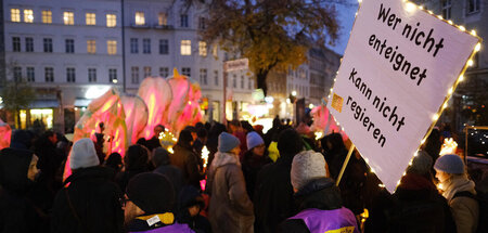 Mieterprotest mit Laternenumzug in Kreuzberg (Berlin, 19.11.2022...