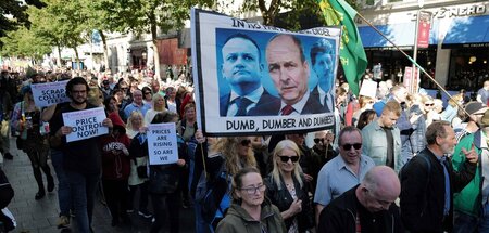 Demonstrierende in Irland: Unzufrieden wegen horrender Lebenshal...