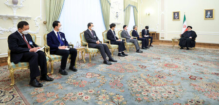 Treffen der chinesischen Delegation mit Irans Staatschef Ibrahim...