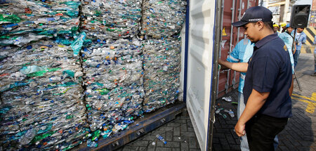 Container am Hafen von Tanjung Priok in Jakarta
