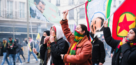 Kurdische und antirassistische Gruppen demonstrierten am Samstag...