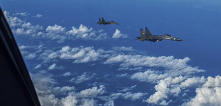 Kampfjets der Chinesischen Volksarmee bei einer Übung nahe Taiwa...