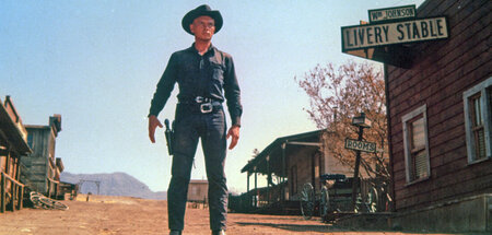 Der Abenteurer Chris (Yul Brynner) ist nicht nur schnell mit dem... Der Abenteurer Chris (Yul Brynner) ist nicht nur schnell mit dem...