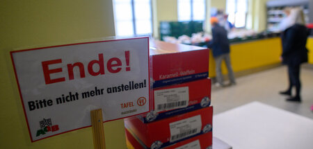 Tafel_Magdeburg_75835269.jpg