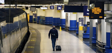 Gähnende Leere auf dem Bahnhof Euston in London (3.1.2023)