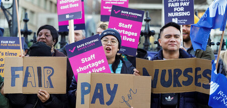»Schlimmste Krise in der Geschichte des NHS«: Krankenschwestern ...