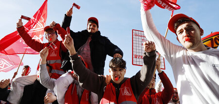 »Erlebnis der Gemeinschaft«: Warnstreik bei Audi in Ingolstadt i...