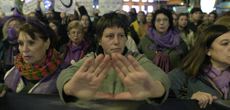 Gegen Gewalt an Frauen: Demonstration in Madrid zum Gedenktag am...